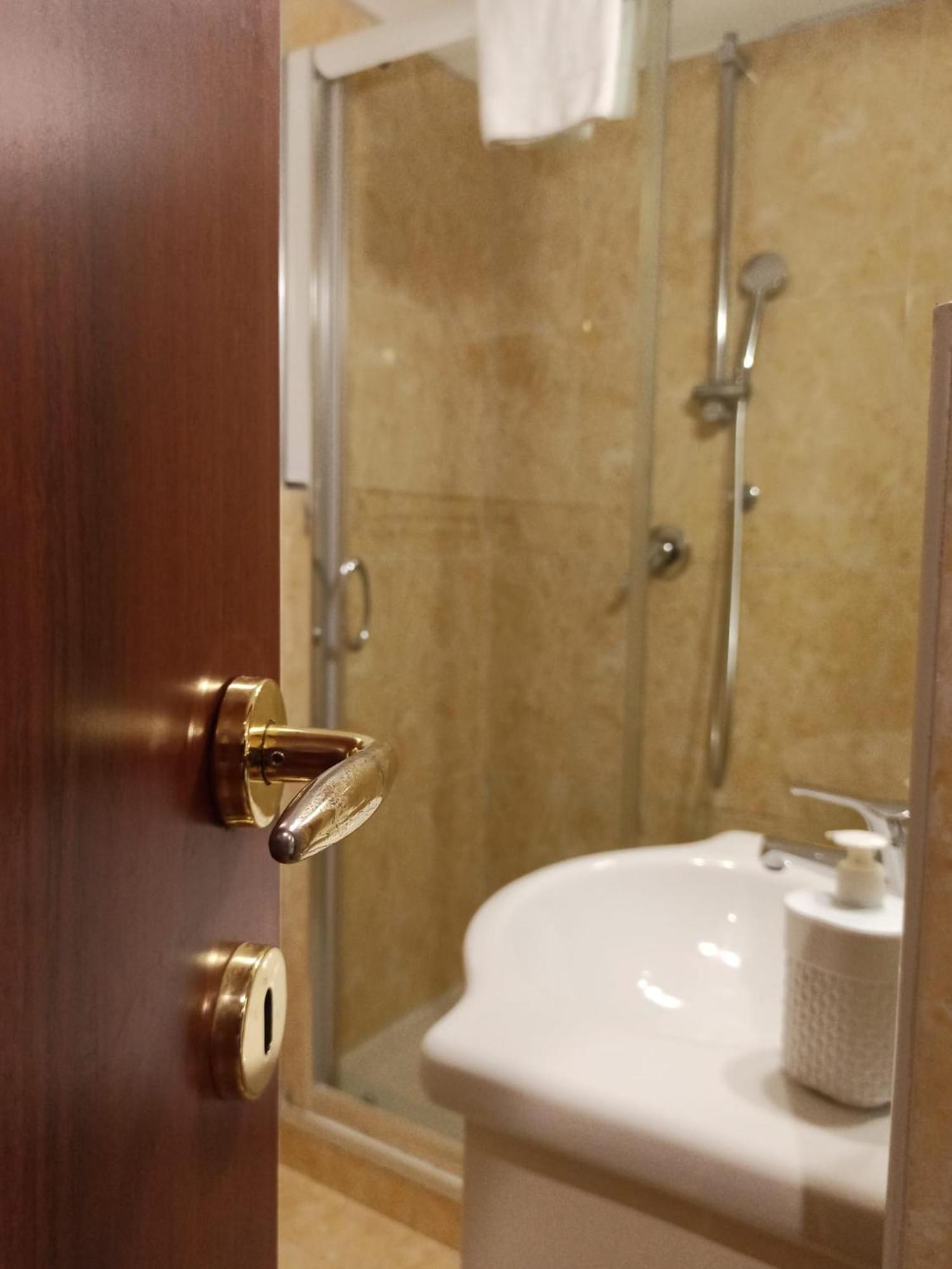Bed and Breakfast Domina Popolo Rom Exterior foto